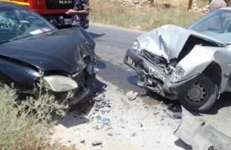 إصابة 5 أشخاص بينهم 4 من أسرة واحدة في حادث تصادم سيارتين بسوهاج