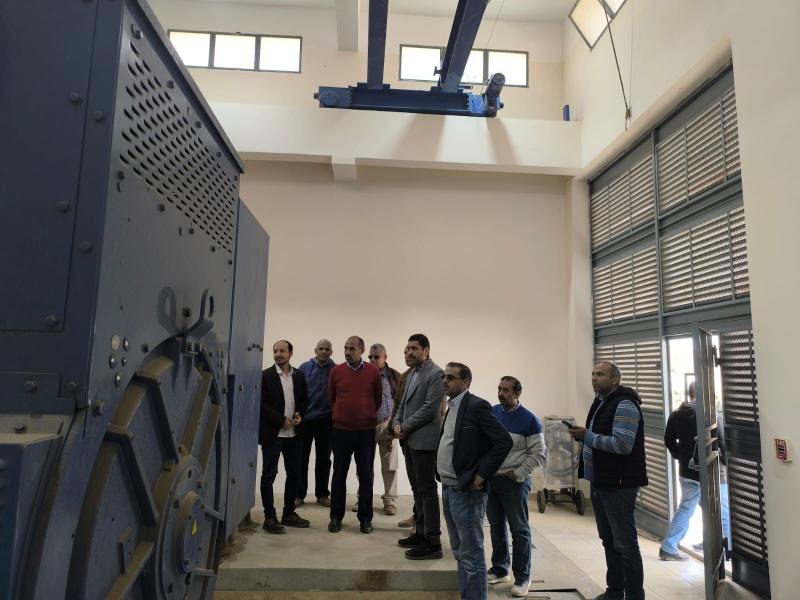 ‫ رئيس ”العبور الجديدة” يتابع موقف مشروعات البنية التحتية والخدمات.. صور