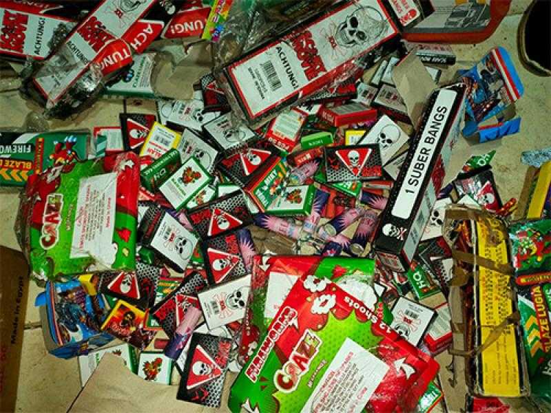 ضبط 9 آلاف صاروخ ألعاب نارية معروضة للبيع في الغربية