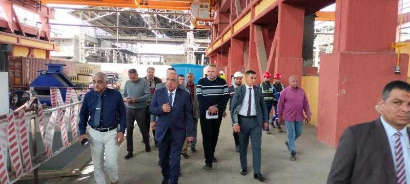 ‎في جولة مفاجئة.. وزير قطاع الأعمال العام يتابع معدلات الإنتاج والتشغيل بـ”الدلتا للصلب”