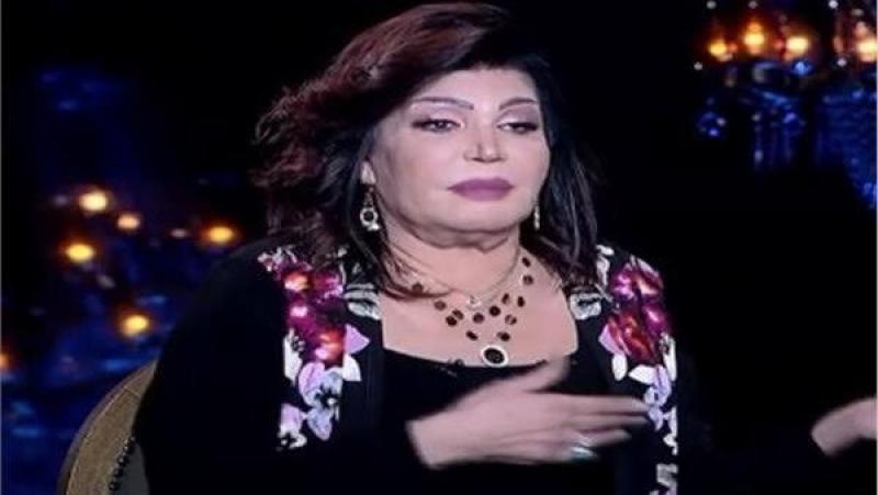 نجوى فؤاد تروى تفاصيل مشاجرتها مع تحية كاريوكا: ضربتني بالشبب