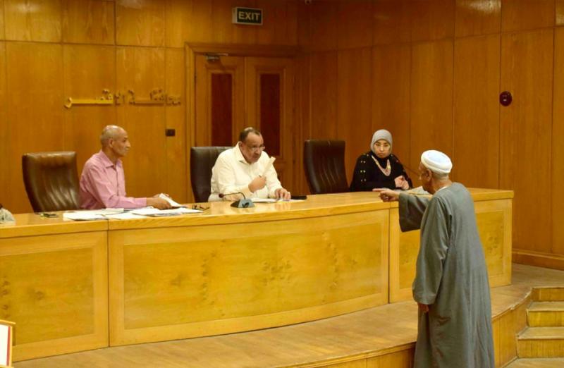 خط أحمر