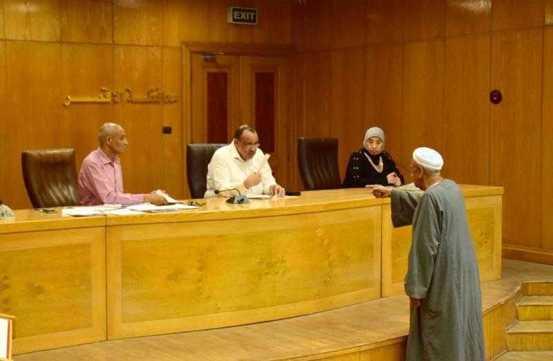 سكرتير محافظة الأقصر يبحث مشاكل المواطنين في اليوم المفتوح
