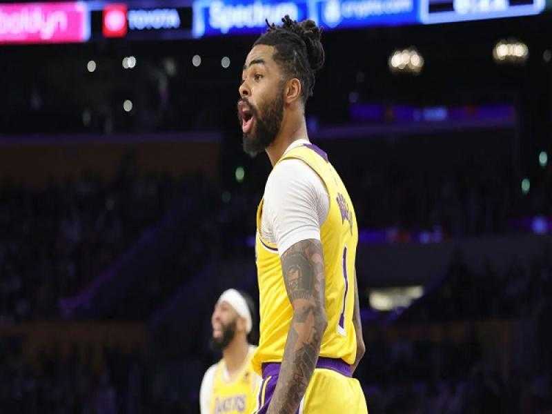 راسل يصنع التاريخ في فوز ليكرز على أتلانتا هوكس بدوري السلة الأمريكي