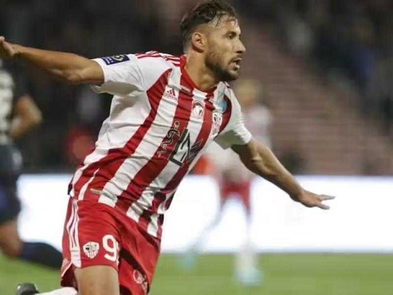 تقليص عقوبة يوسف بلايلي بالدوري الجزائري