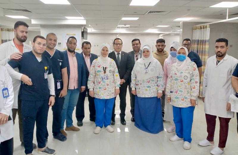 افتتاح أعمال التطوير لوحدة الكلى بمستشفى الكرنك في الأقصر.. صور