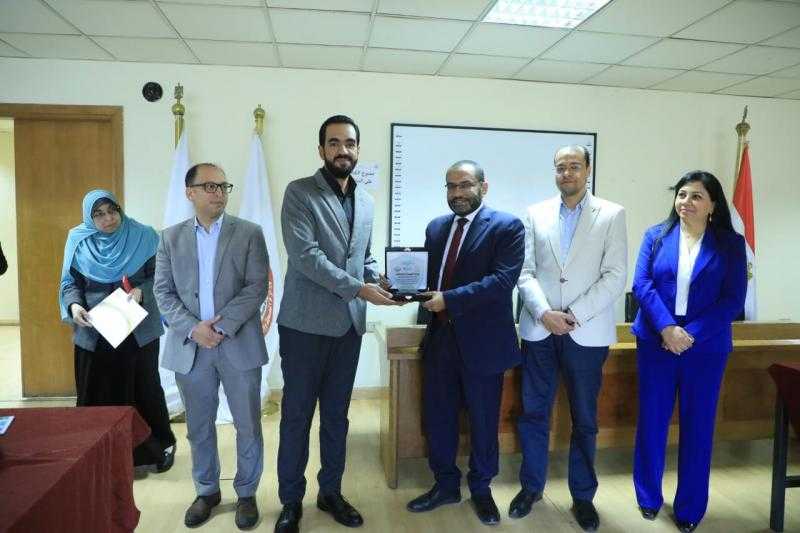 الصحة تكرم 3 فرق من العاملين في مبادرة الكشف المبكر وعلاج الأورام السرطانية