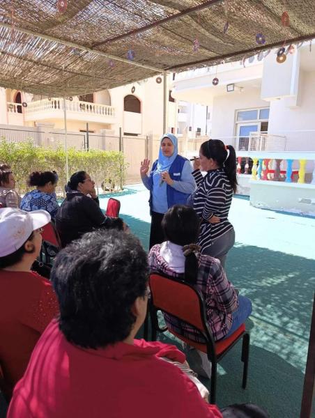 أكثر من 100 منتفعة خلال فعاليات ”شهر المرأة” بالفريق المتنقل في الغردقة
