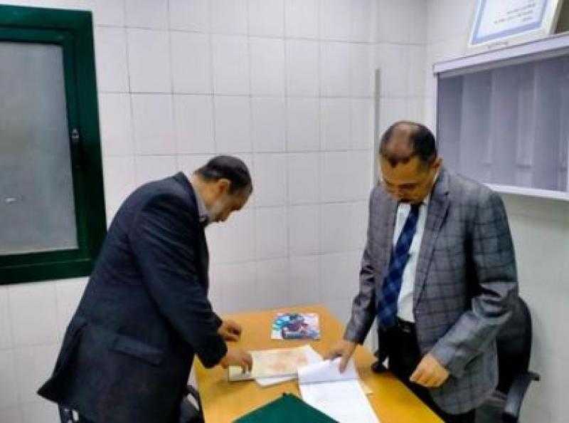 وكيل صحة سوهاج يتفقد سير العمل بوحدتي طب الأسرة بالروافع ونيدة.. ويحيل المخالفين للتحقيق