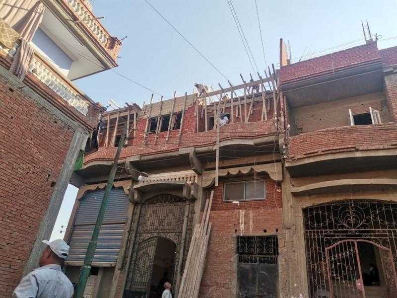 حملة لمراجعة تراخيص البناء في حي الزاوية الحمراء
