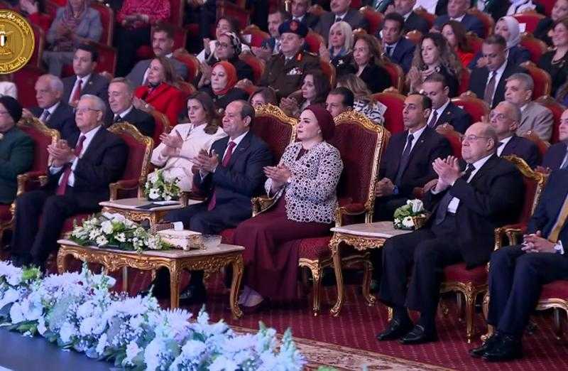 الرئيس السيسي والسيدة قرينته يشاهدان فيلمًا تسجيليًا بعنوان «إرادة الحياة»