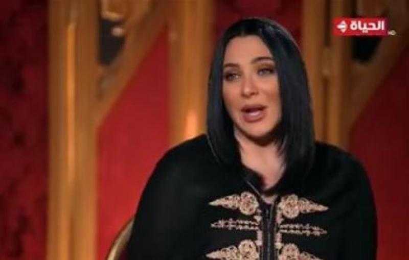 سلاف فواخرجي: ديانتي سورية ولا يعنيني دين الآخر