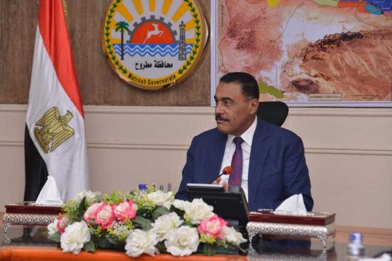 محافظ مطروح يقرر زيادة سعر تعريفة ركوب سيارات الأجرة الداخلية وبين المحافظات