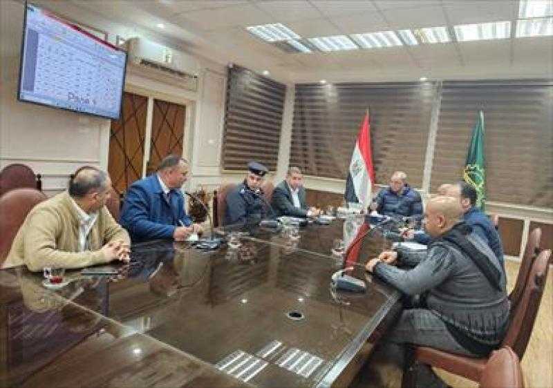 محافظ القليوبية يجتمع لتحديد أسعار تعريفة الركوب الجديدة