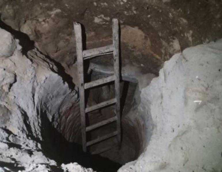مصرع حارس عقار انهارت عليه حفرة خلال التنقيب عن الآثار بالواحات البحرية