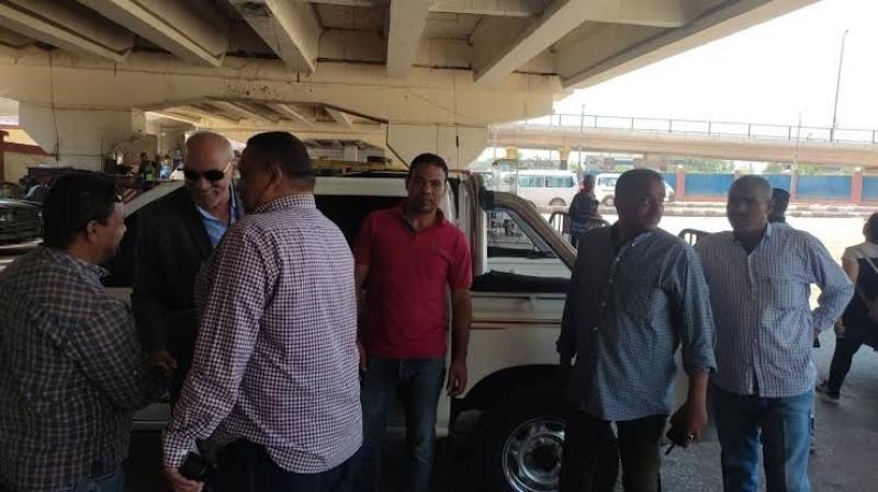 ارتباك بمواقف أسيوط عقب زيادة الأجرة.. والمحافظ يوجه بمتابعة التزام السائقين بالتعريفة الجديدة