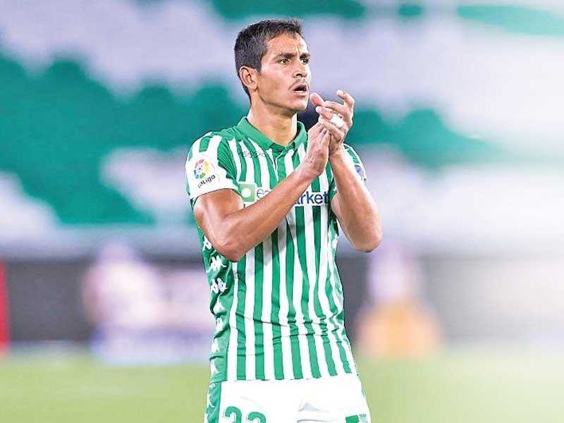 ماندي يهدي الجزائر فوزا صعبا على بوليفيا في المباراة الأولى لبيتكوفيتش