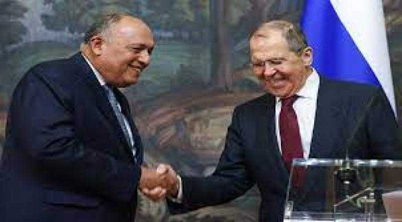 وزير الخارجية يجري اتصالاً هاتفياً مع نظيره الروسي