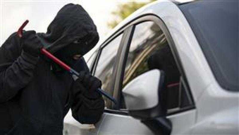 بأسلوب «المفتاح المصطنع».. حبس تشكيل عصابي تخصص في سرقة السيارات