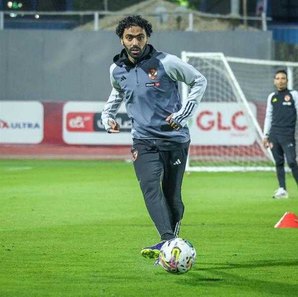 حسين الشحات يشارك في جزء من مران الأهلي الجماعي