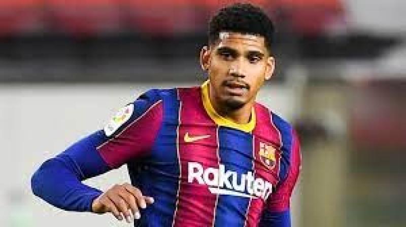 برشلونة يقترب من تجديد عقد رونالد أراوخو رغم أزمته الاقتصادية