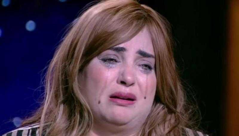 وفاء مكي: ابني مريض ومش قادرة على تكاليف علاجه.. و”موسى” يناشد وزير الصحة