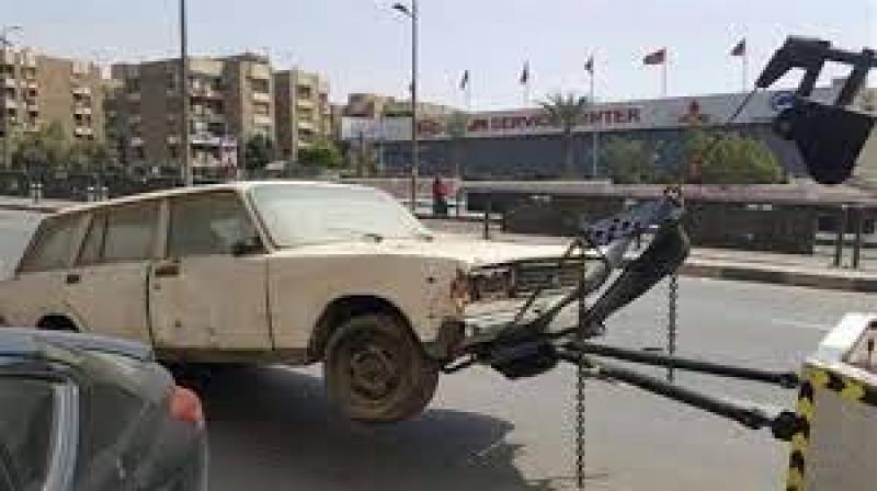 رفع 36 سيارة ودراجة نارية متروكة ومتهالكة من الشوارع خلال 24 ساعة