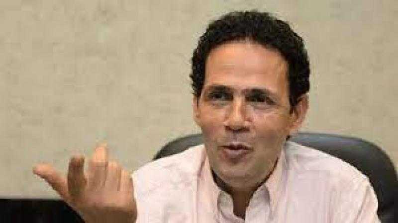 الفنان شريف حلمي: أنا ابن أمي.. وفضلها عليا كبير
