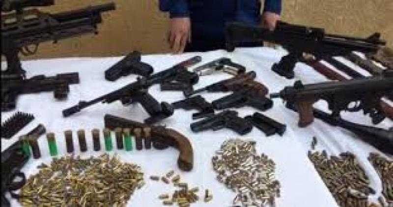 ضبط 141 قطعة سلاح ناري بحوزة 124 متهمًا
