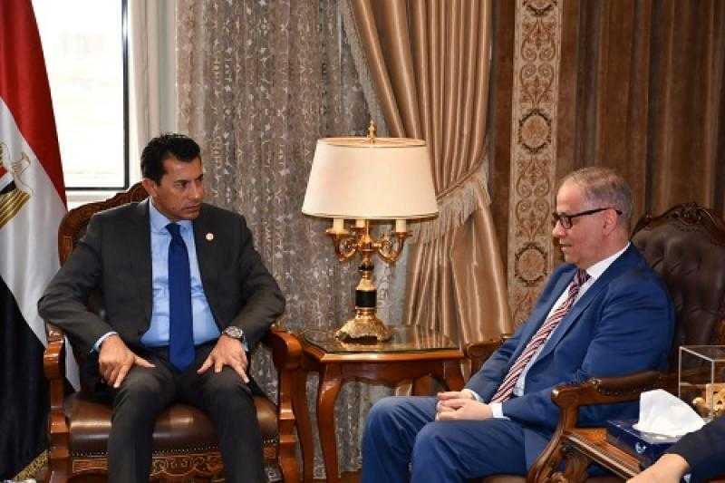 وزير الرياضة يناقش آليات الحد من أمراض القلب والموت المفاجيء بالملاعب المصرية