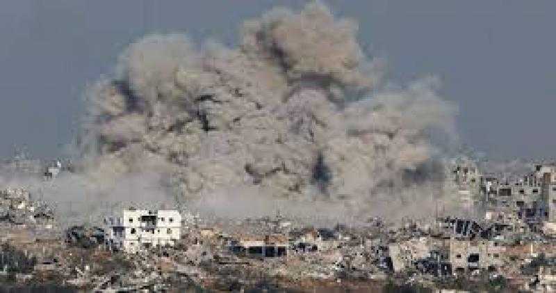 القاهرة الإخبارية: الاحتلال يقصف منطقة المغراقة شمال مخيم النصيرات وسط غزة