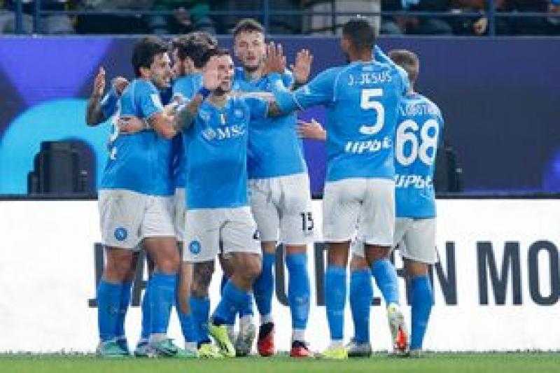 نابولي يعزز صدارته للدوري الإيطالي بالفوز على ليتشي