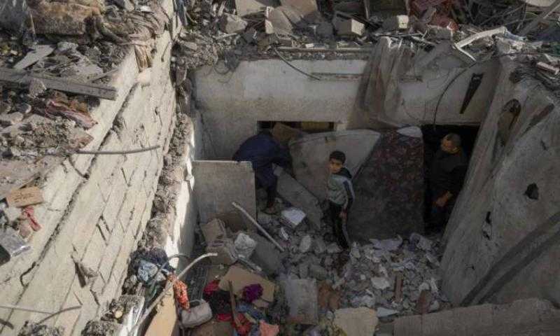 طائرات الاحتلال تنسف برجا سكنيا في مدينة الأسرى في غزة