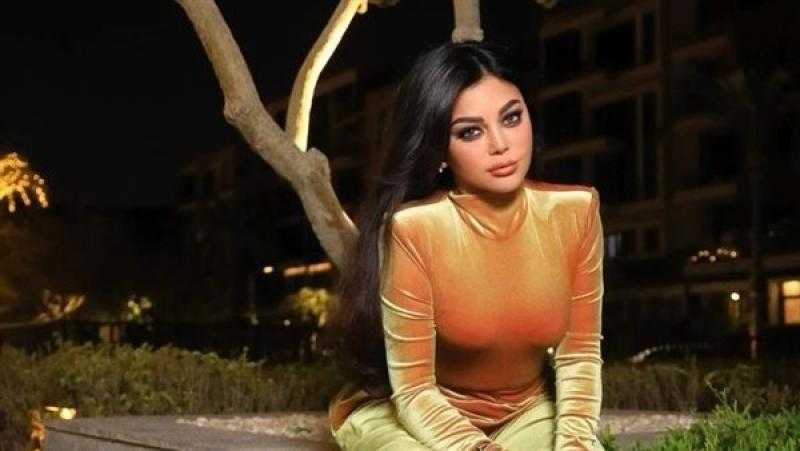 هيفاء وهبي تستجم بأجواء رمضان بالريش الناعم