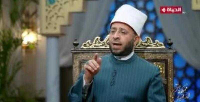 أسامة الأزهري يجيب على سؤاله «هل يرى نفسه درويشًا؟»