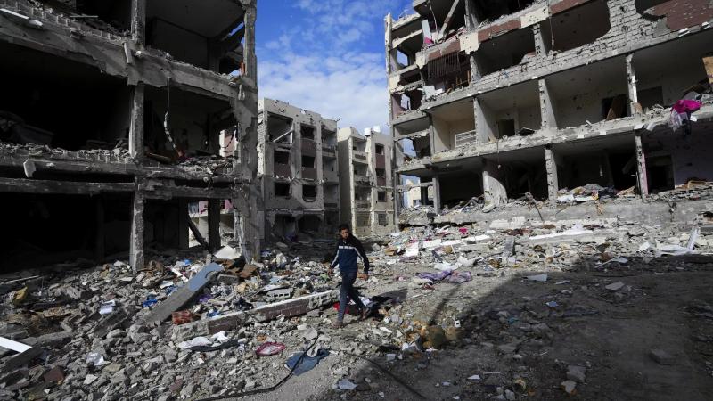 فصائل فلسطينية: استهدفنا آلية عسكرية إسرائيلية فى محيط مجمع الشفاء بغزة