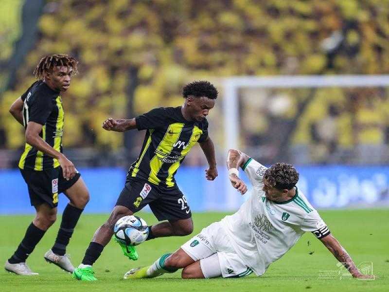 مدافع الاتحاد: لم نستحق الخسارة من الأهلي بالدوري السعودي