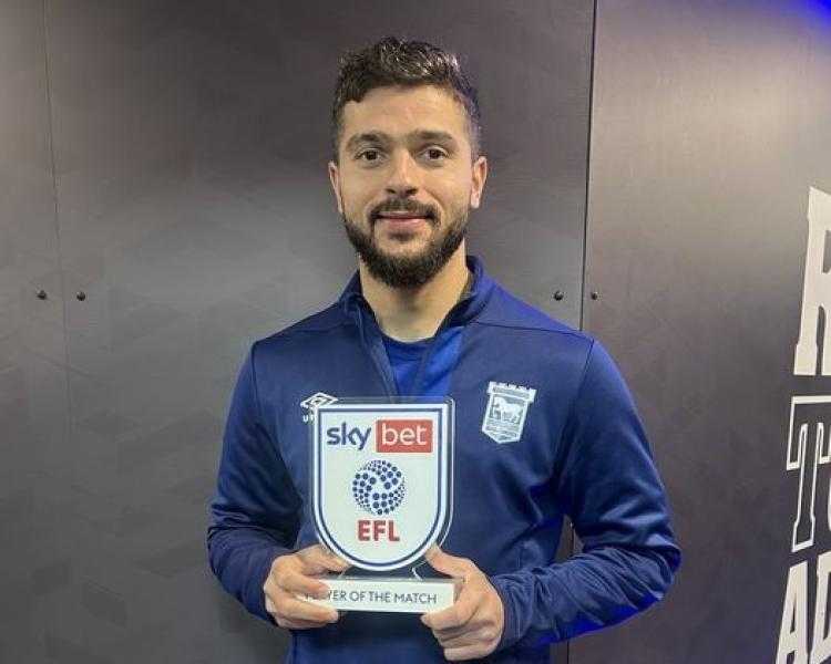 سام مرسي يتوج بجائزة رجل مباراة إبسويتش تاون وساوثهامبتون