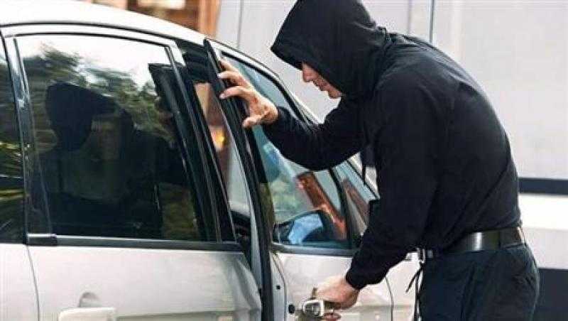 تفاصيل ضبط تشكيل عصابي لسرقة السيارات بأسلوب المفتاح المصطنع بالجيزة