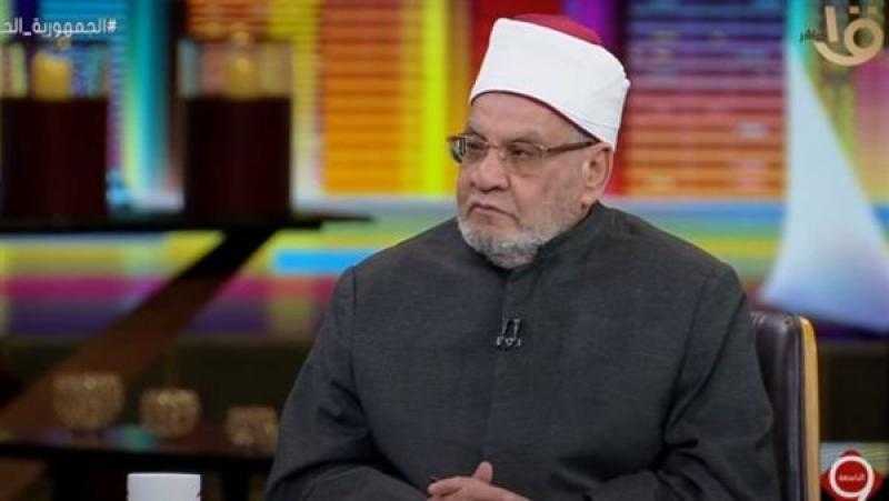 أحمد كريمة ينهار على الهواء بسبب الإمام عبد الحليم محمود شيخ الأزهر السابق