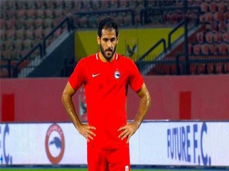 مروان محسن يشيع جنازة والده قبل مواجهة الزمالك