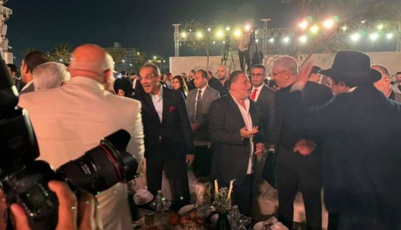خط أحمر
