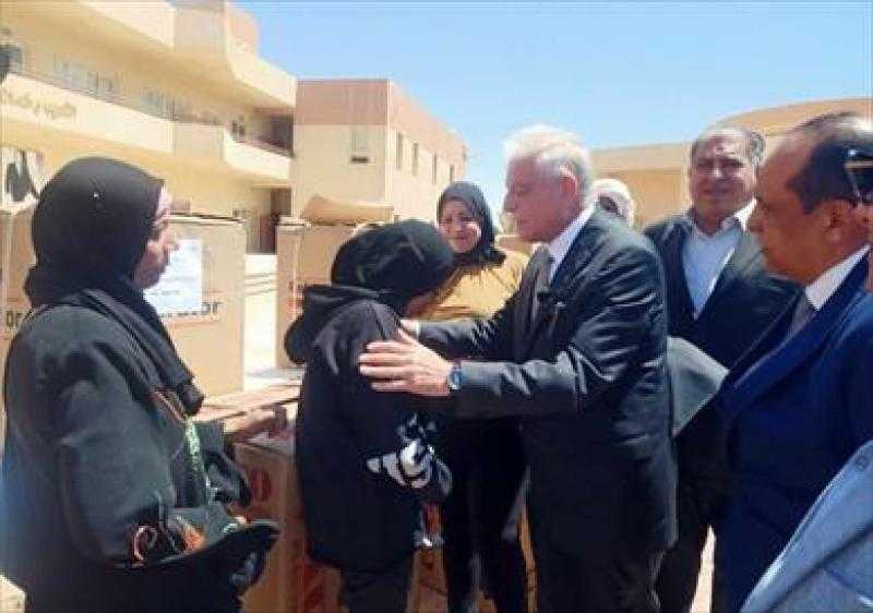 محافظ جنوب سيناء يقرر حضور حفل زفاف فتاة يتيمة بمدينة الطور: أنا هكون والدك