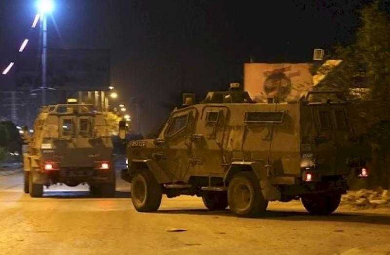قوات الاحتلال الإسرائيلي تقتحم نابلس.. وتعتقل شابا من بيت لحم