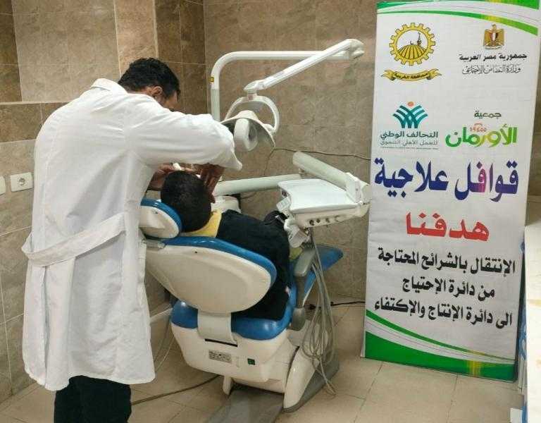 فحص 117 حالة أولى بالرعاية خلال قافلة طبية في الغربية | صور