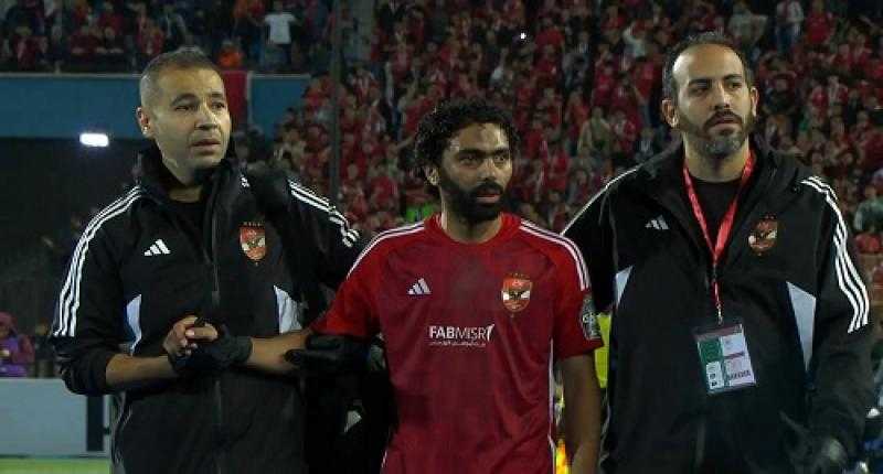 حسين الشحات يستعين بـ«واقي للوجه» في تدريبات الأهلي