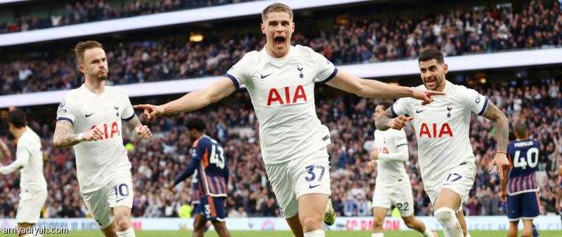 توتنهام ينعش حظوظه الأوروبية بثلاثية في نوتينجهام بالدوري الإنجليزي