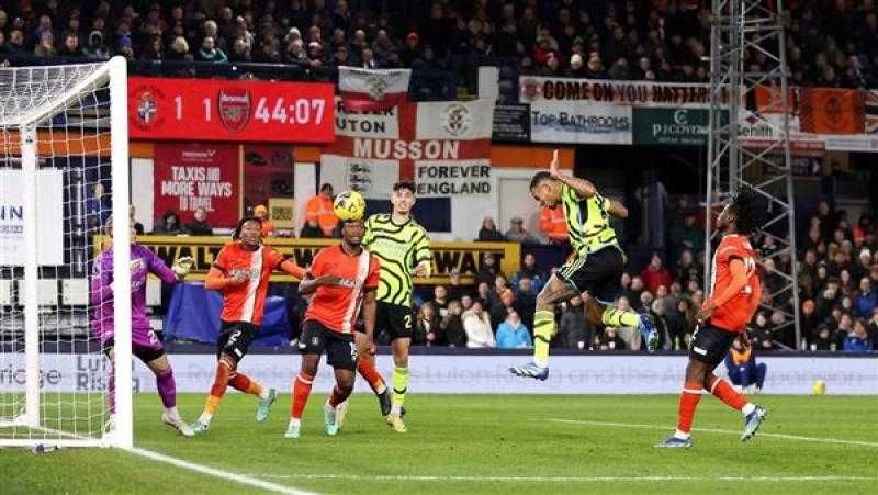 مدرب لوتون تاون: نحتاج أربعة انتصارات للبقاء في الدوري الإنجليزي