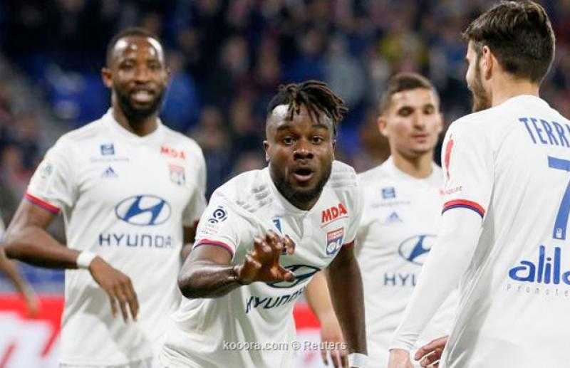 ليون يقلب تأخره أمام نانت إلى فوز بثلاثية في الدوري الفرنسي