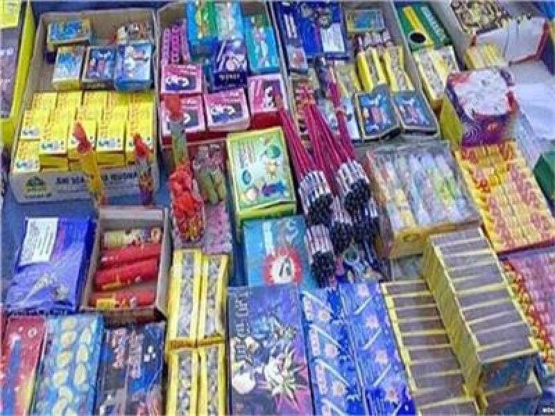 مصادرة 4800 صاروخ ألعاب نارية معروضة للبيع في الغربية